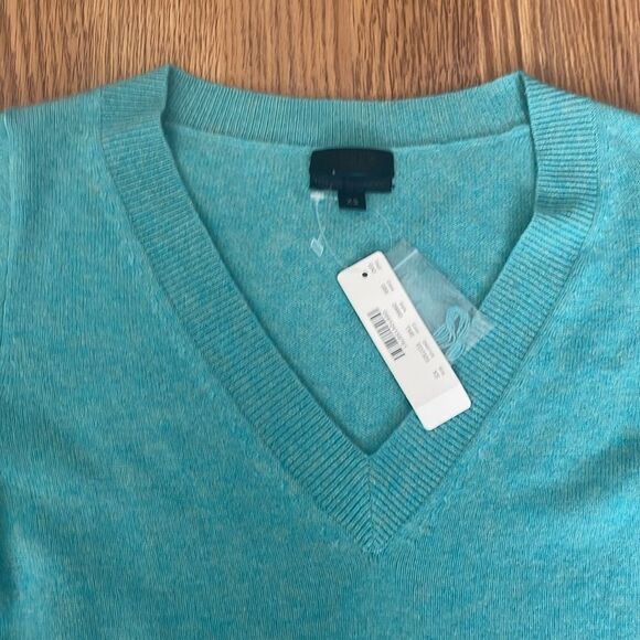 J Crew Italian Cashmere Boyfriend V-Neck Sweater NWT - Picture 10 of 10